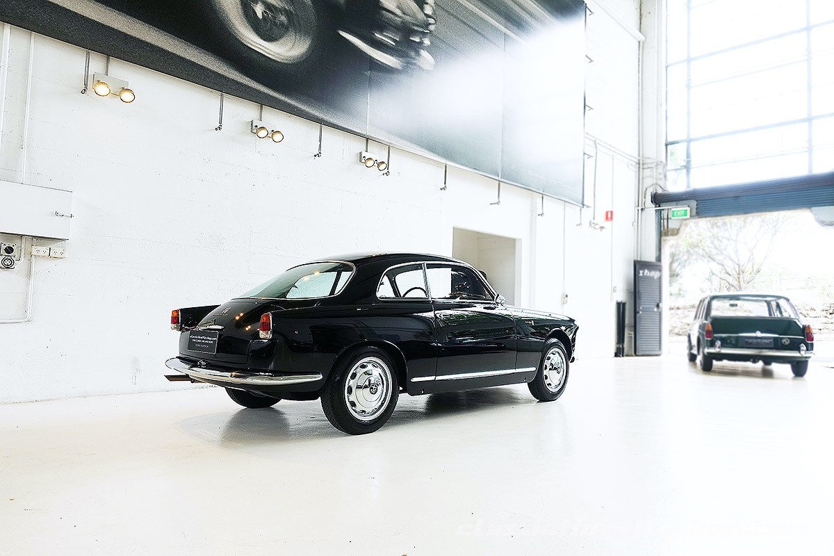 1957-Alfa-Romeo-Giulietta-Sprint-Black-15