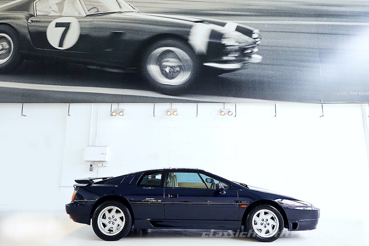 1989-Lotus-Esprit-Turbo-SE-Oxford-Blue-7