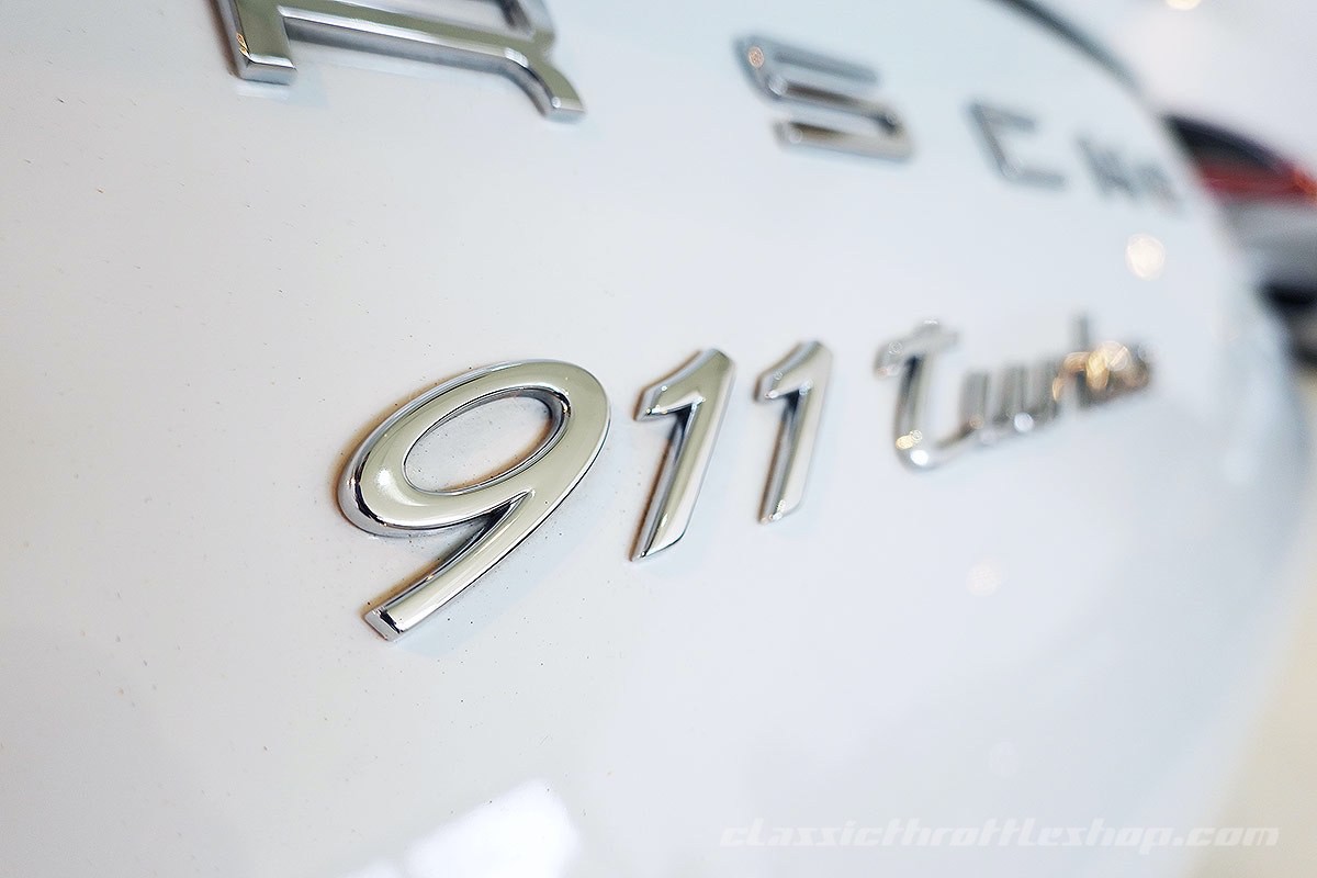2015-Porsche-911-991-Turbo-White-25