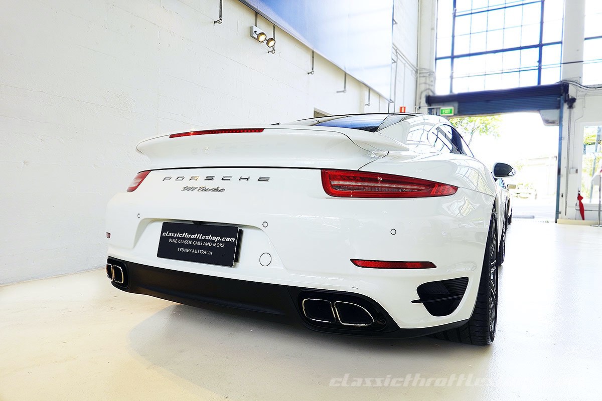 2015-Porsche-911-991-Turbo-White-6