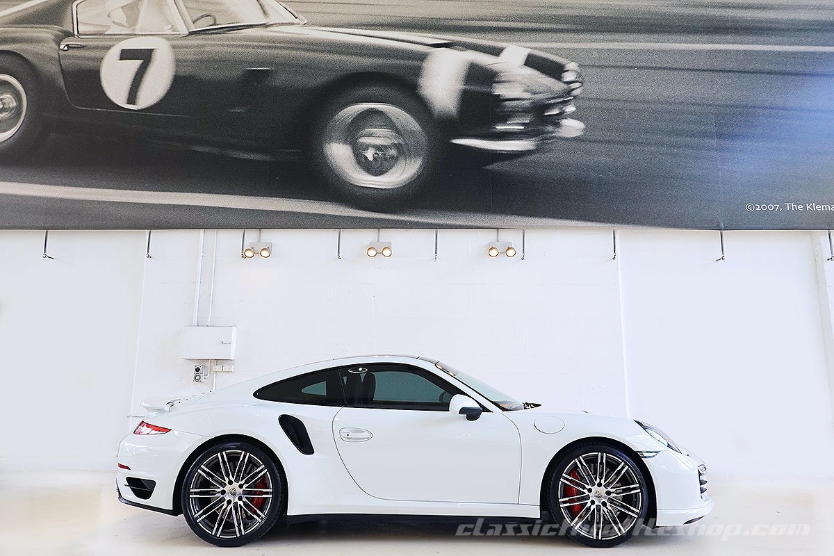 2015-Porsche-911-991-Turbo-White-7