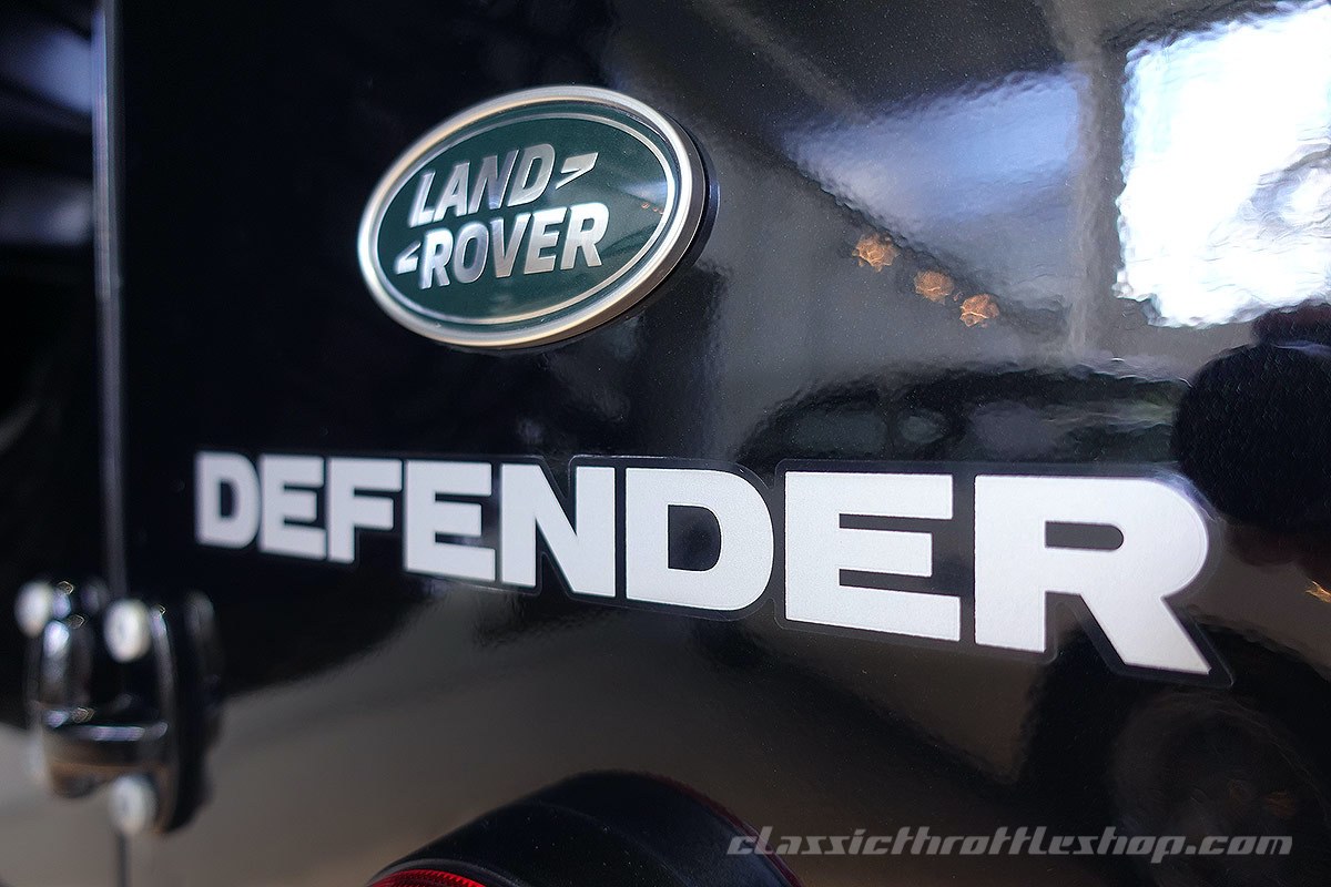 2016-Land-Rover-Defender-110-Santorini-Black-Pack-25