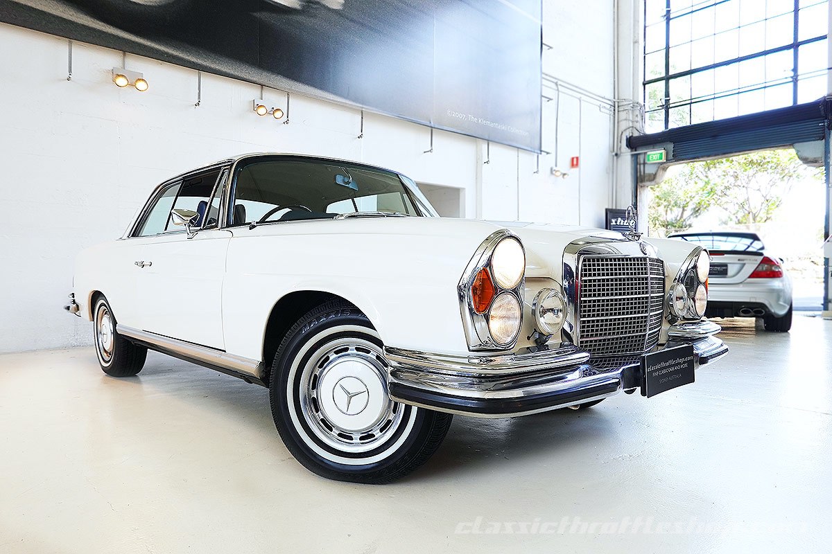 1971-Mercedes-Benz-280-SE-3.5-Papyrus-White-8