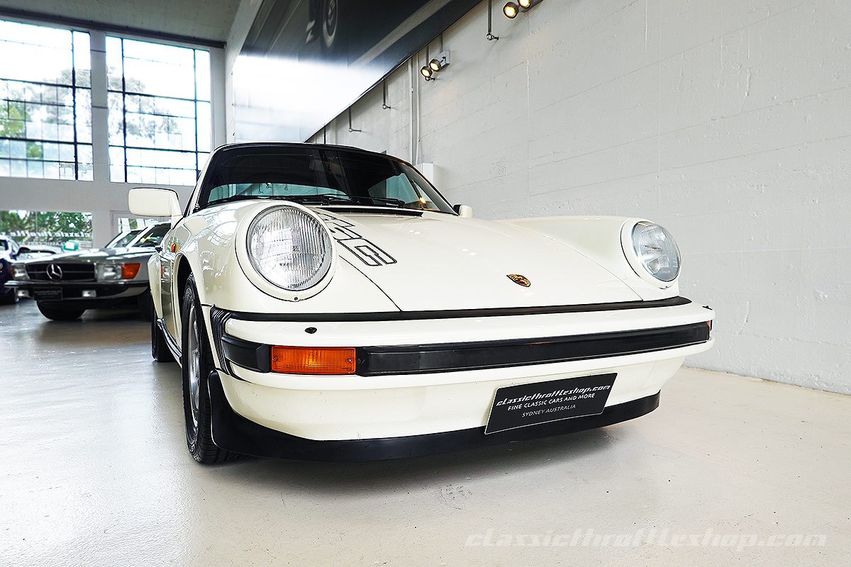 1982-Porsche-911-SC-Targa-Chiffron-White-1