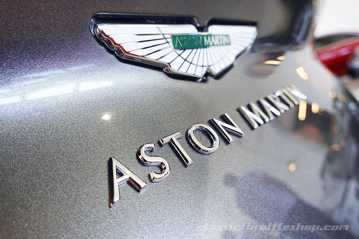 2018-Aston-Martin-DB11-Magnetic-Silver-23