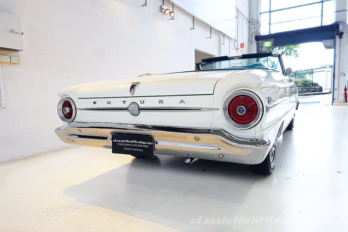 1963-Ford-Falcon-Futura-Corinthian-White-6