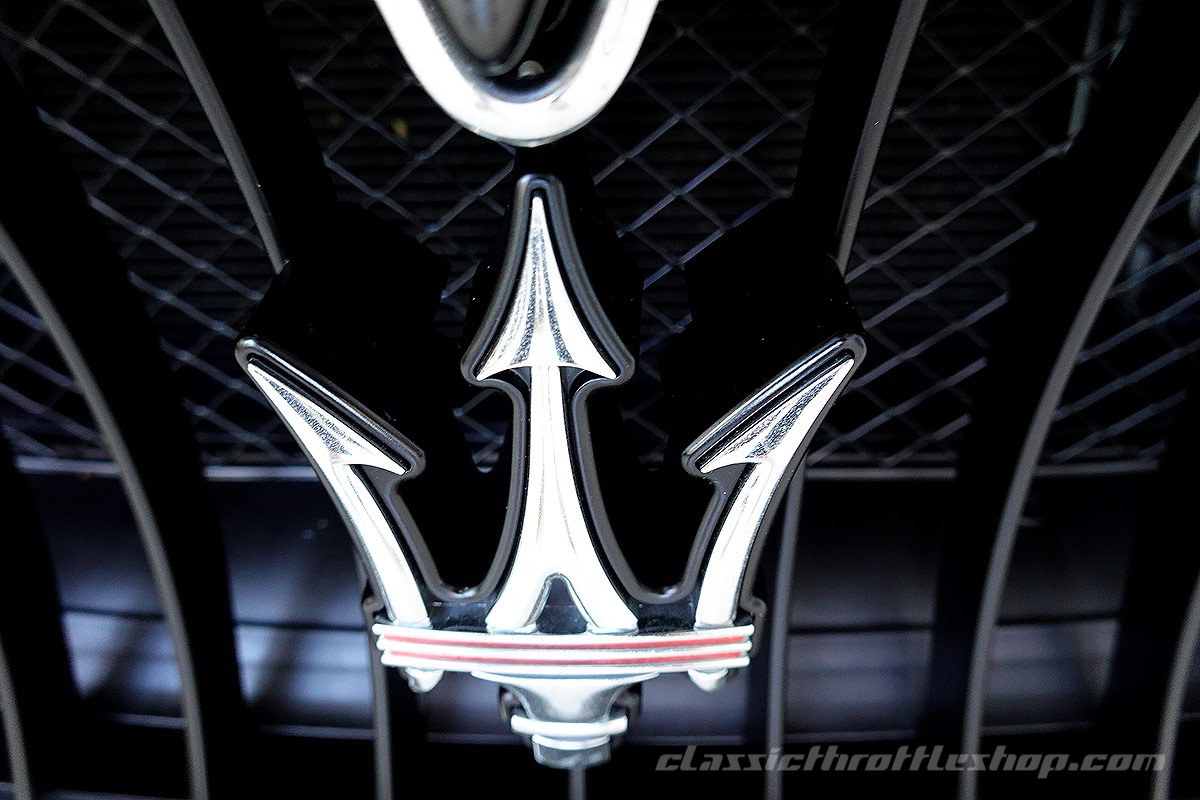 2012-Maserati-Gran-Turismo-Sport-Nero-Carbonio-23