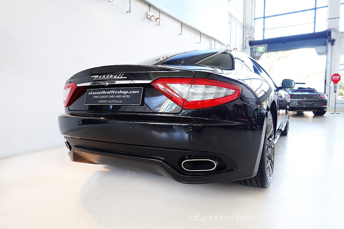2012-Maserati-Gran-Turismo-Sport-Nero-Carbonio-6