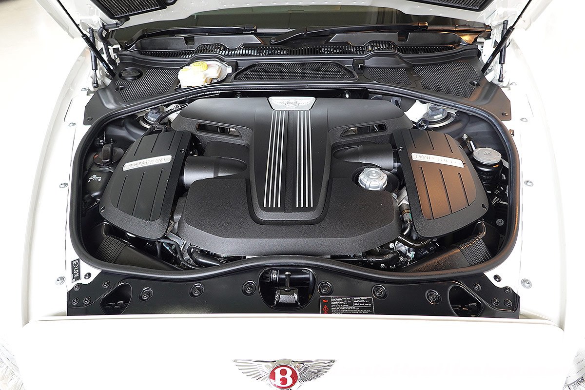 2013-Bentley-Continental-GTC-V8-Glacier-White-25