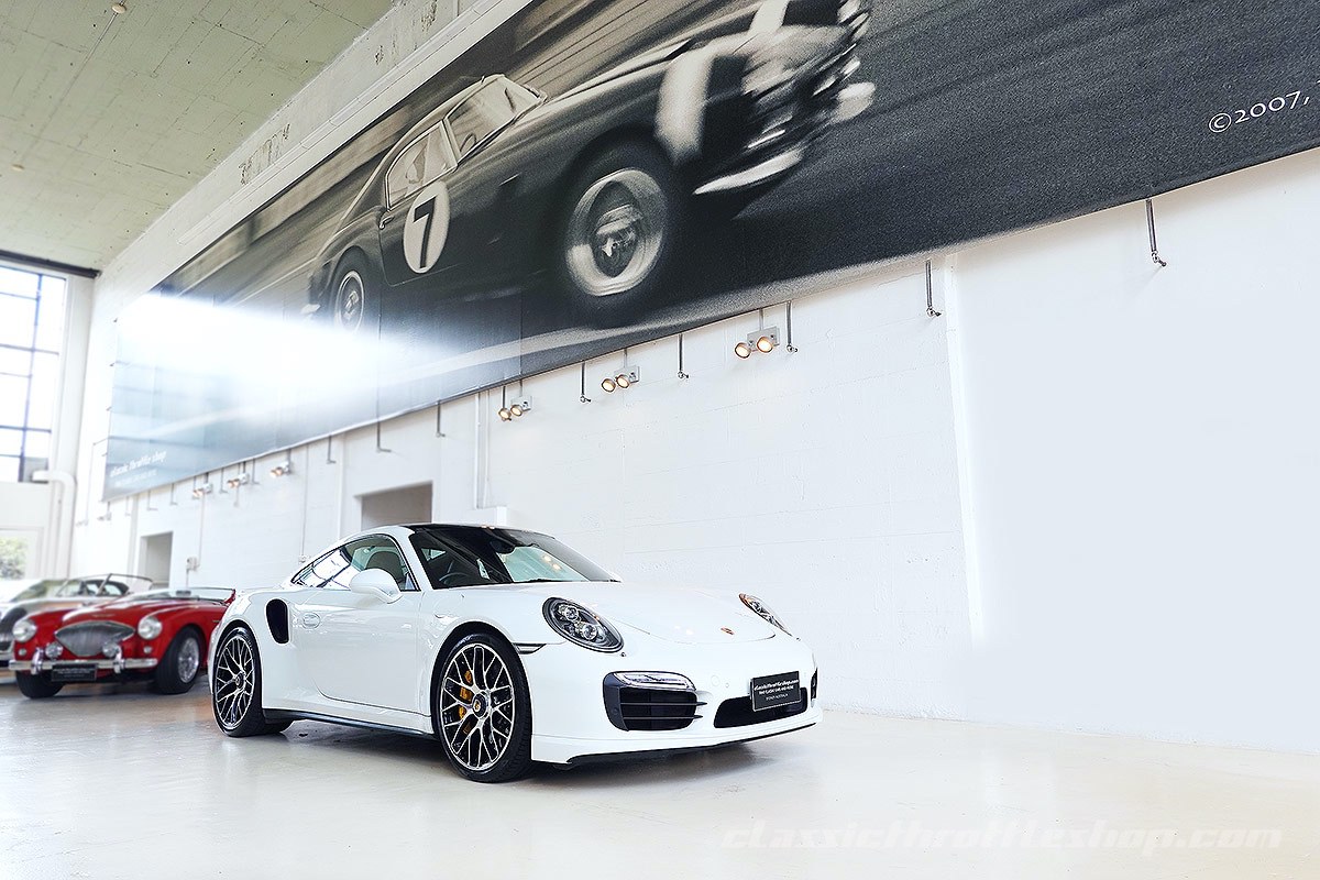 2014-Porsche-991-Turbo-S-Carrara-White-14