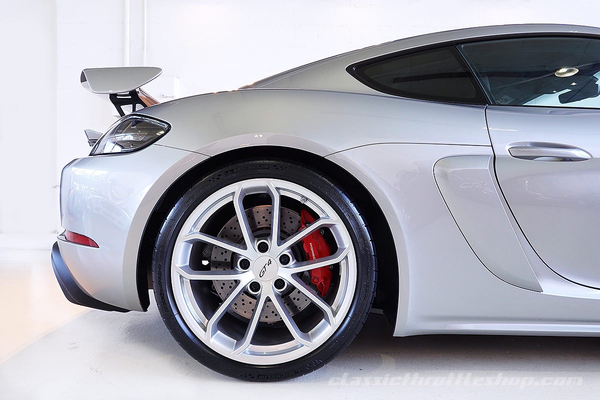 2020-Porsche-718-Cayman-GT4-GT-Silver-16