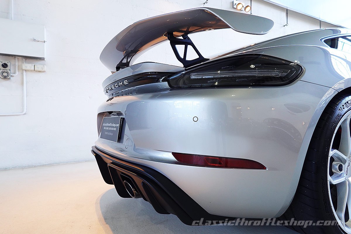 2020-Porsche-718-Cayman-GT4-GT-Silver-18