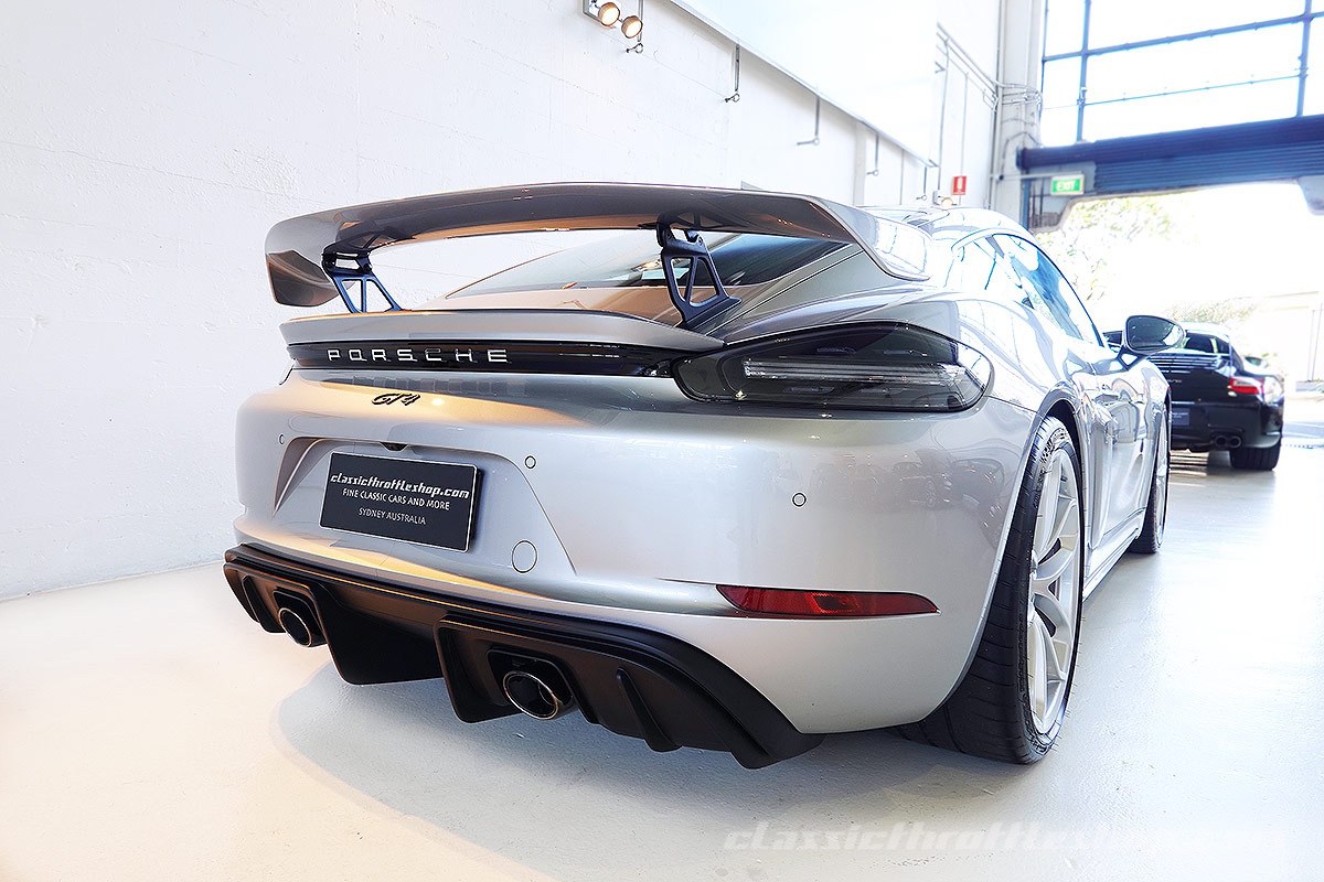 2020-Porsche-718-Cayman-GT4-GT-Silver-6