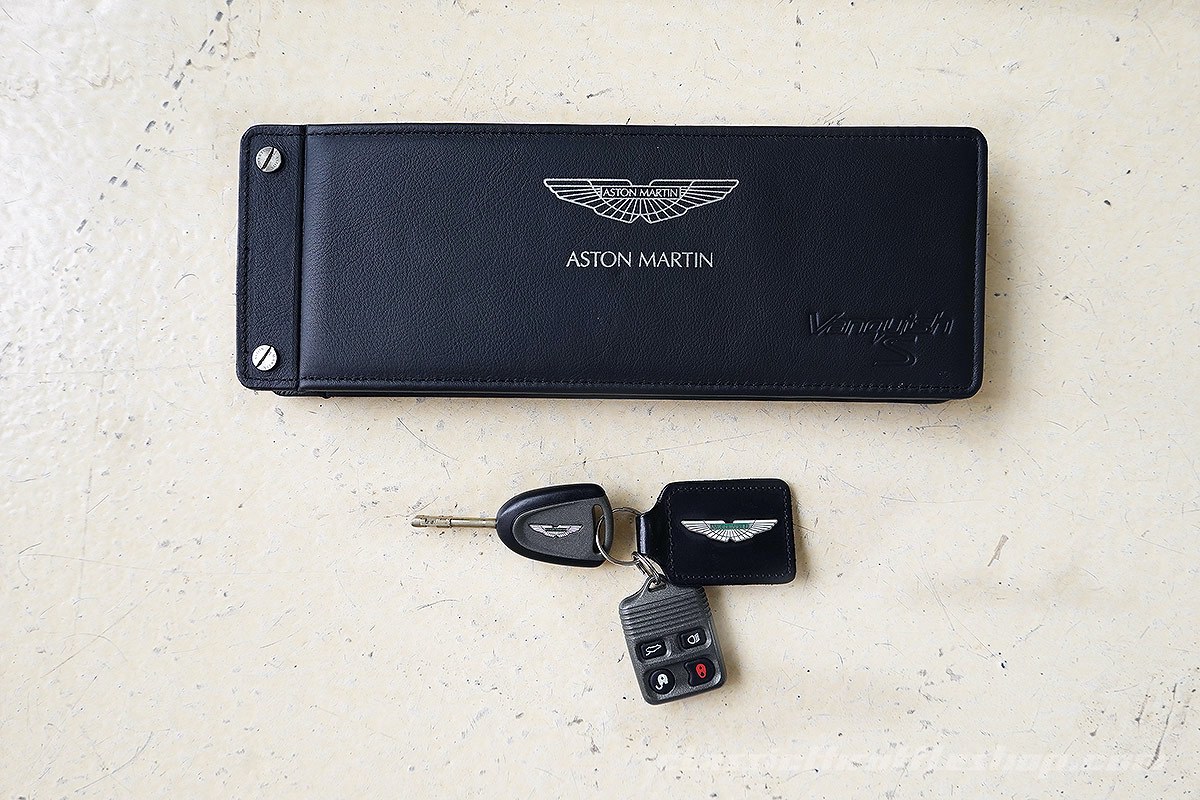 2007-Aston-Martin-Vanquish-S-Onyx-Black-46