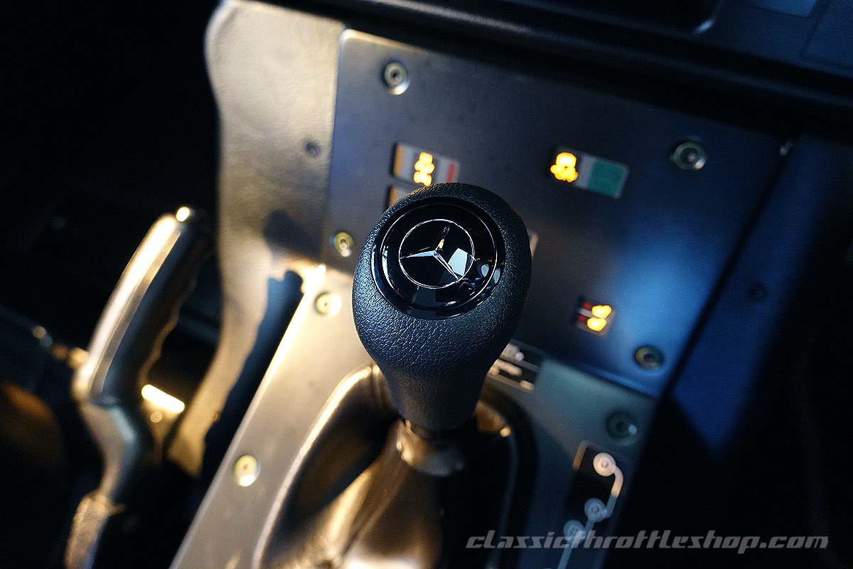 2018-Mercedes-Benz-G300-CDi-Professional-44