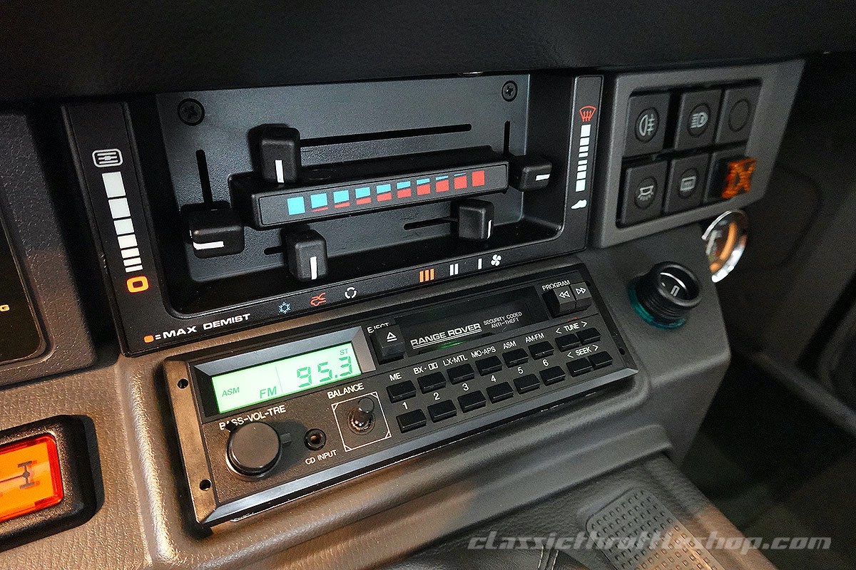1987-Range-Rover-Classic-Highline-Chamonix-White-39