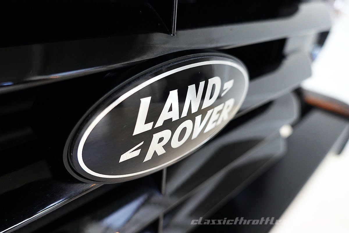 2016-Land-Rover-Defender-90-Santorini-Black-23