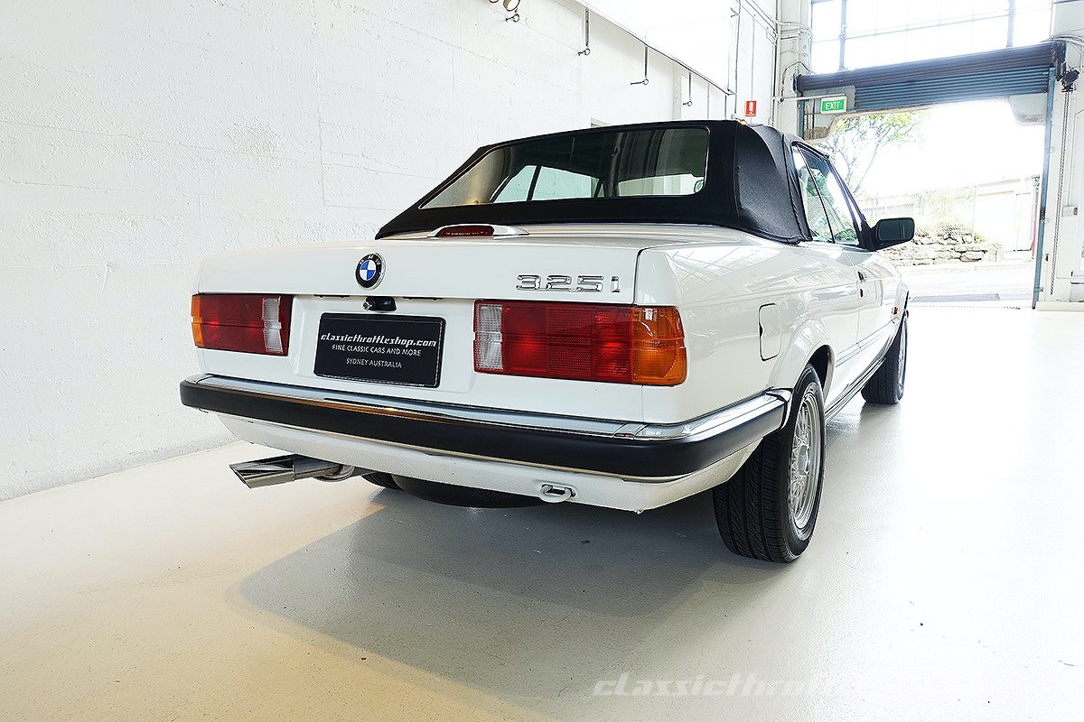 1990-BMW-325i-Cabrio-Alpine-White-6
