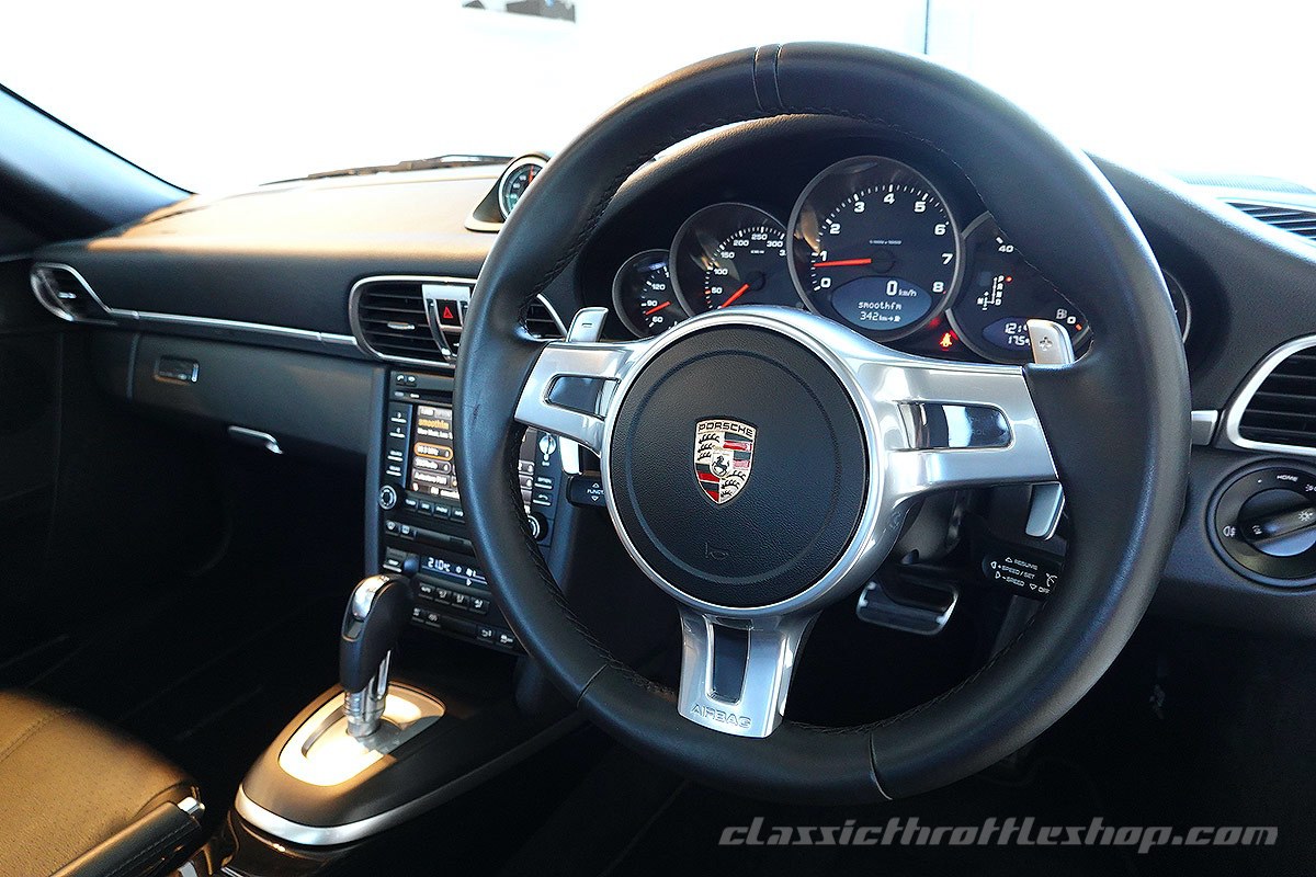 2011-Porsche-997-Carrera-Black-Edition-33