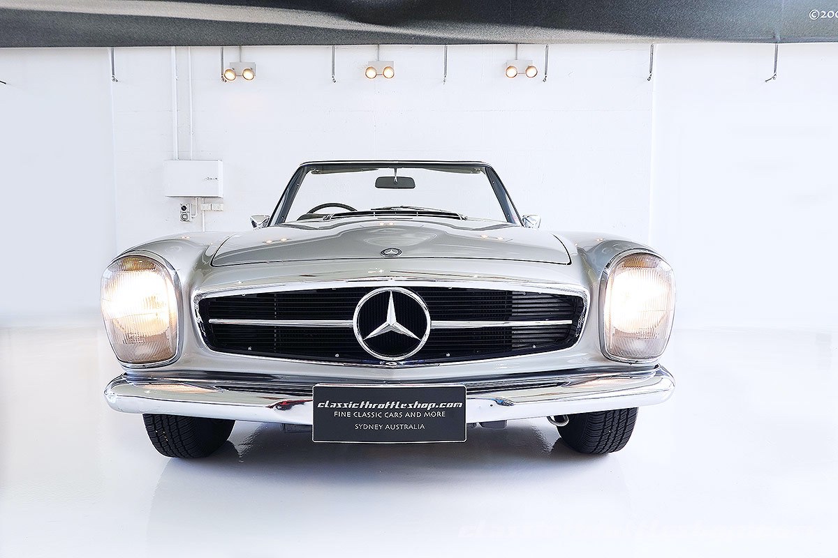 1969-Mercedes-Benz-280-SL-Classic-Silver-11