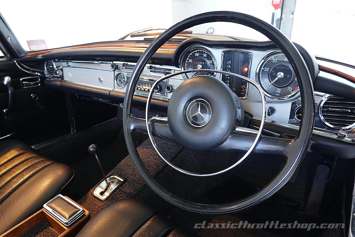 1969-Mercedes-Benz-280-SL-Classic-Silver-36