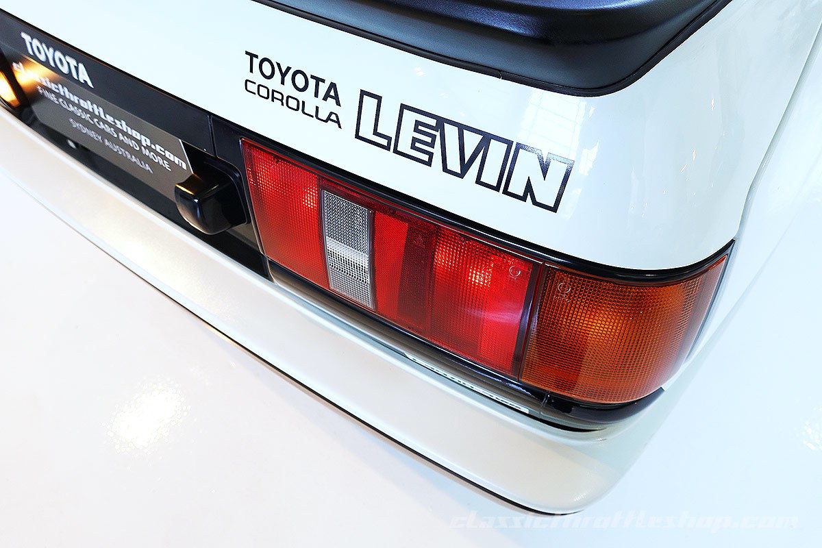 1984-Toyota-Corolla-Levin-1600-GT-APEX-White-19