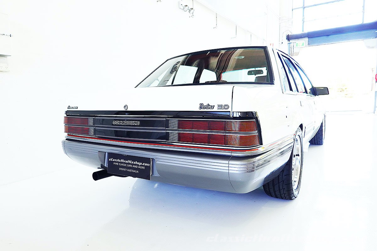 1987-Holden-Commodore-VL-Berlina-6