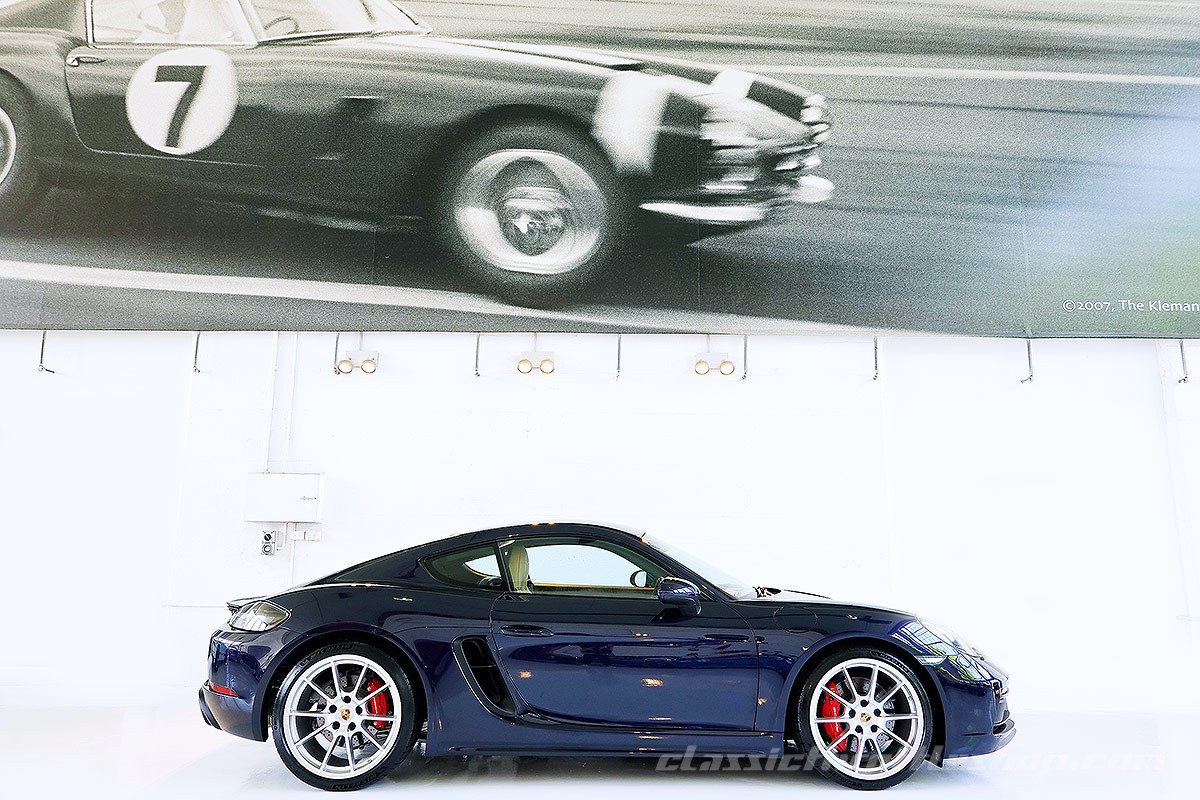 2020-Porsche-718-Cayman-GTS-Night-Blue-7