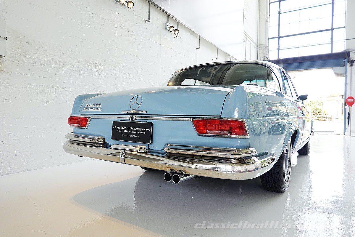 1968-Mercedes-Benz-280-SE-Horizon-Blue-6