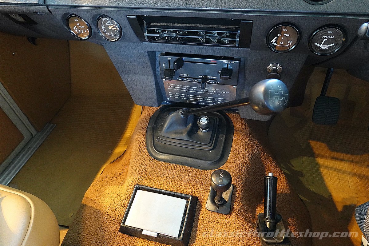 1972-Range-Rover-Suffix-A-Sahara-Dust-45