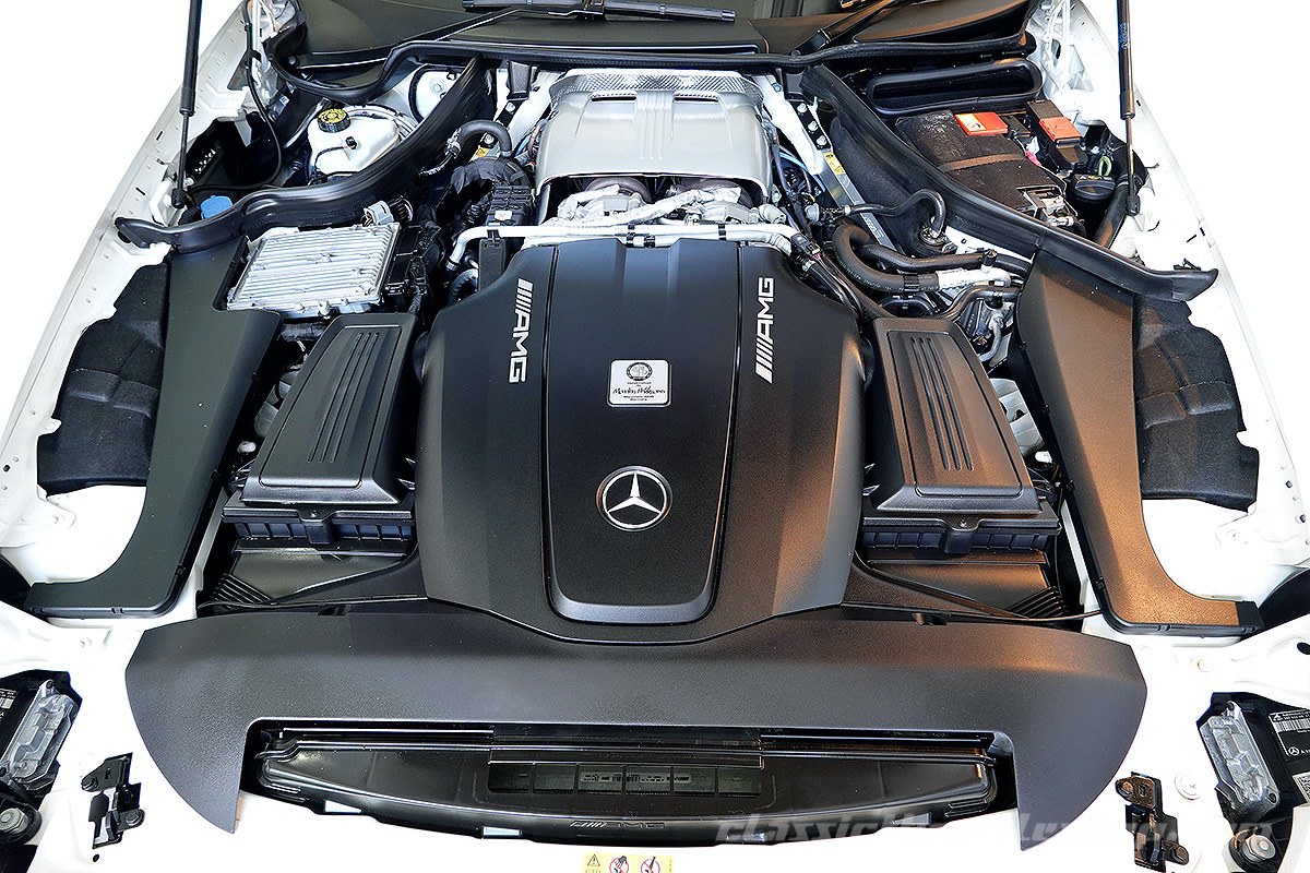 2016-Mercedes-Benz-AMG-GT-S-Diamond-White-31