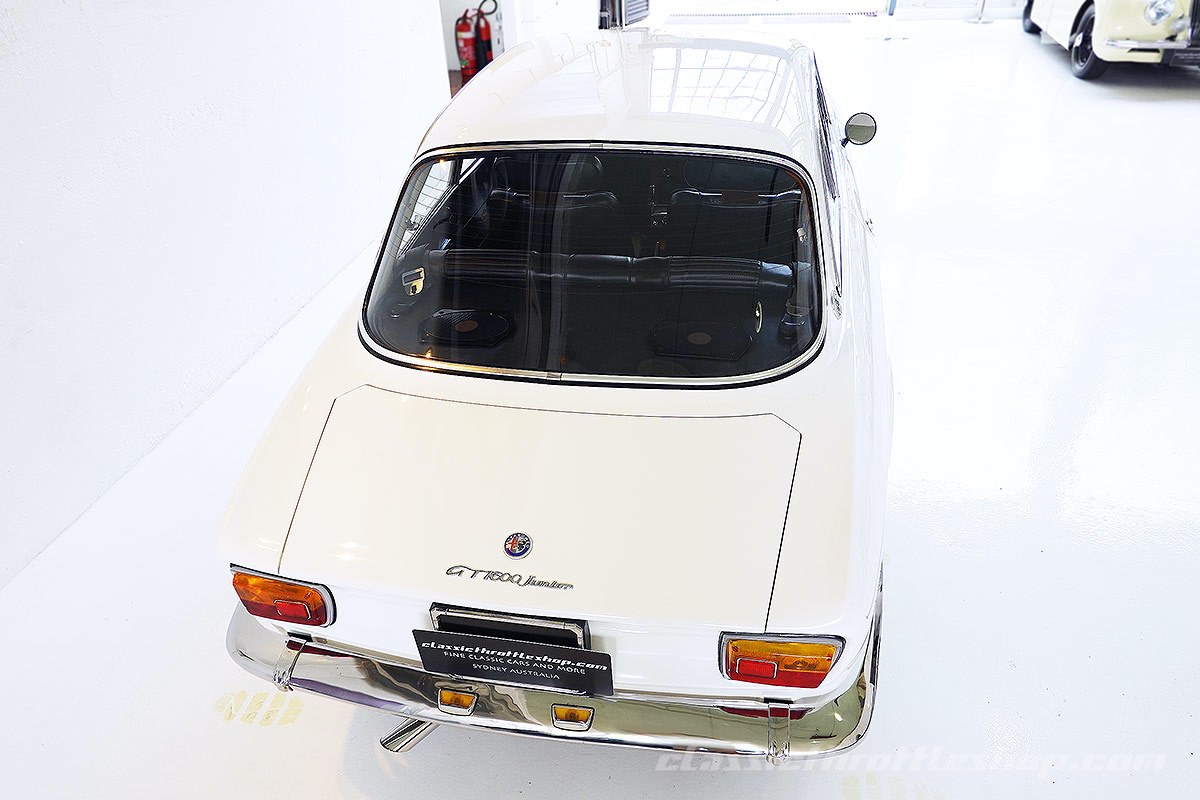 1975-Alfa-Romeo-GT-1600-Junior-Bianco-13