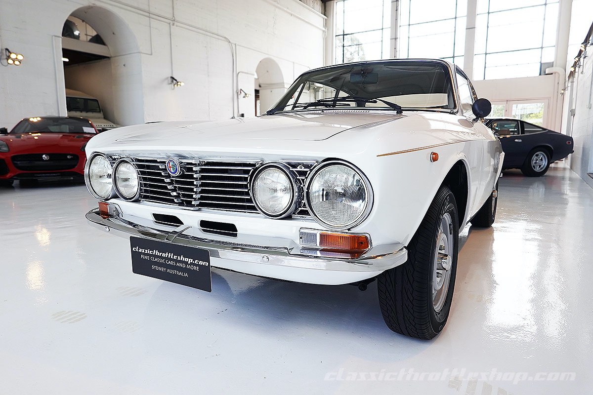 1975-Alfa-Romeo-GT-1600-Junior-Bianco-3