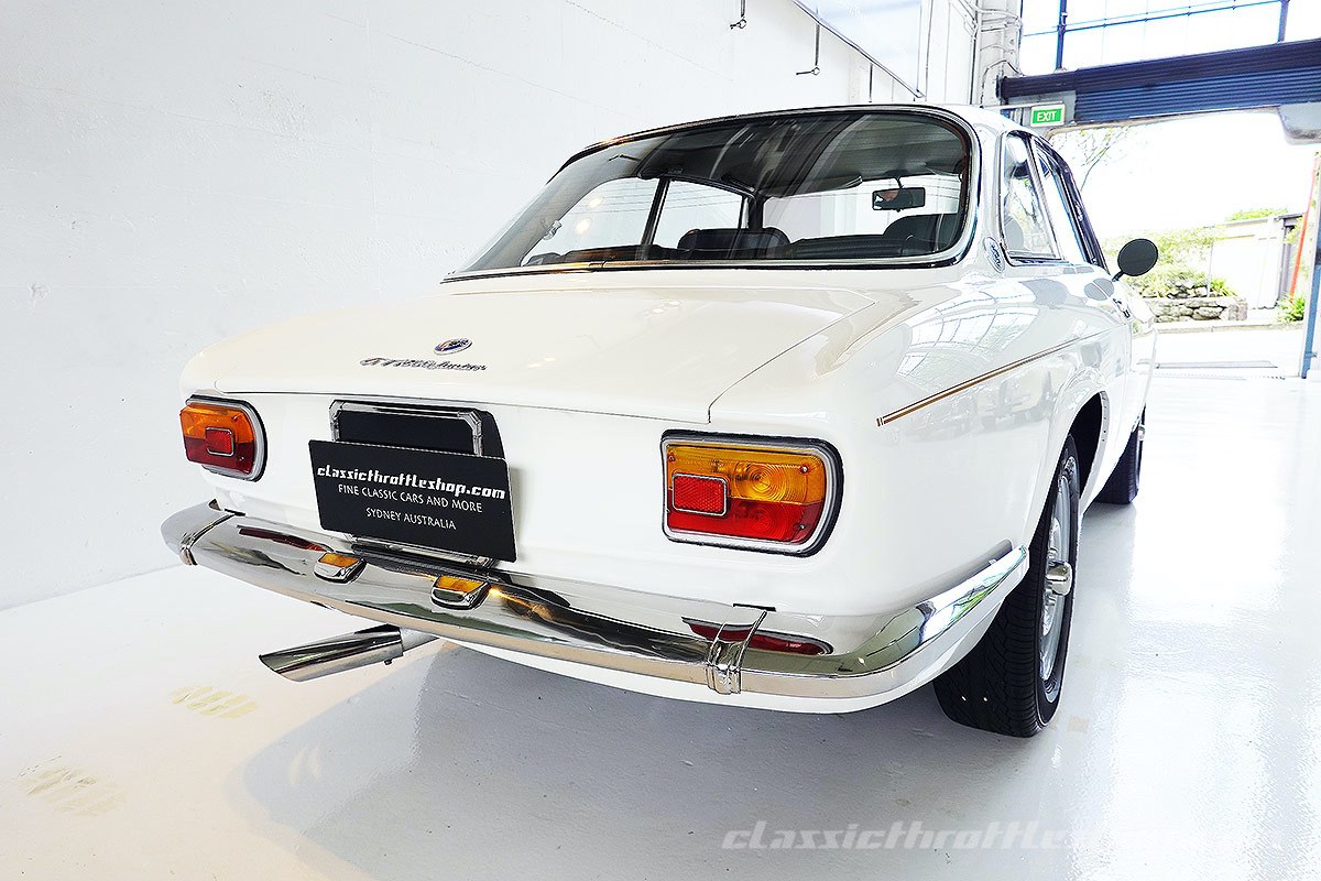 1975-Alfa-Romeo-GT-1600-Junior-Bianco-6