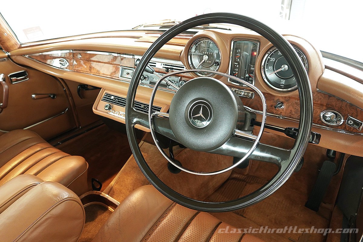 1969-Mercedes-Benz-280-SE-Mercedes-White-34