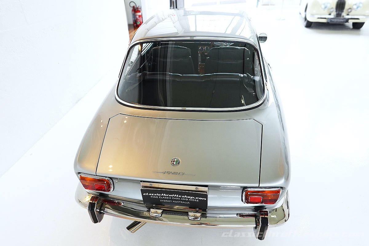 1971-Alfa-Romeo-GTV-1750-Light-Grey-Metallic-13