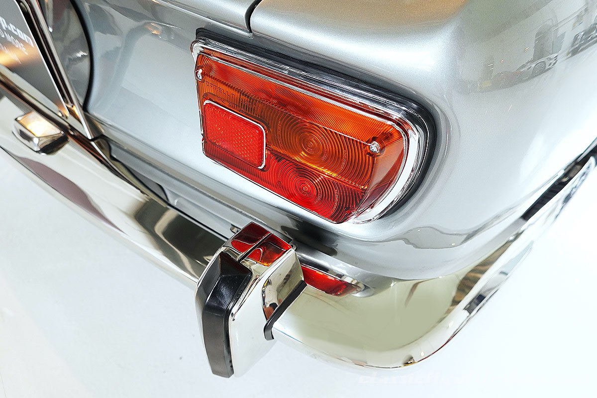 1971-Alfa-Romeo-GTV-1750-Light-Grey-Metallic-19