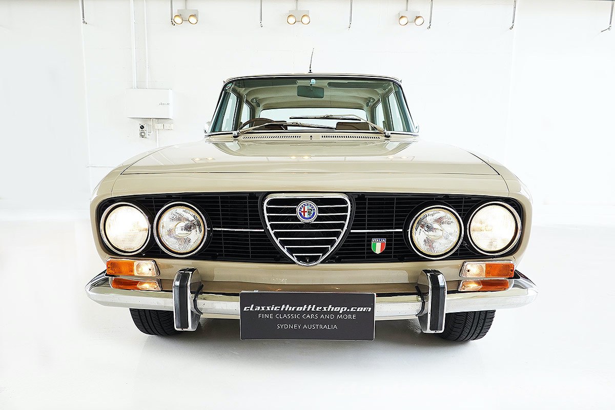 1974-Alfa-Romeo-2000-Berlina-Desert-Beige-9