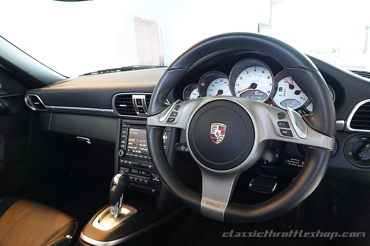 2010-Porsche-911-997.2-Carrera-Cabriolet-Arctic-Silver-37