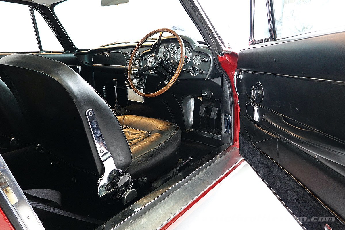 1967-Aston-Martin-DB6-Vantage-Fiesta-Red-32