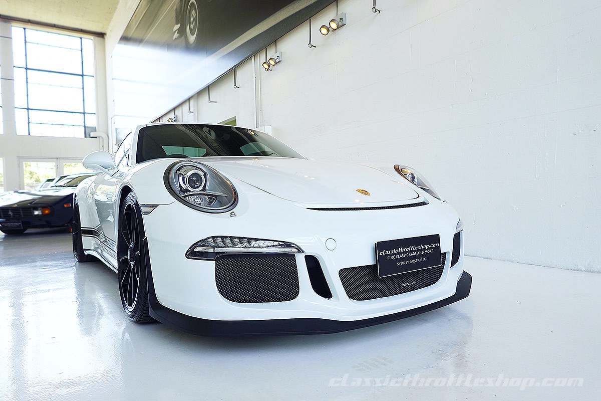 2013-MY14-Porsche-911-991.1-GT3-Pure-White-1