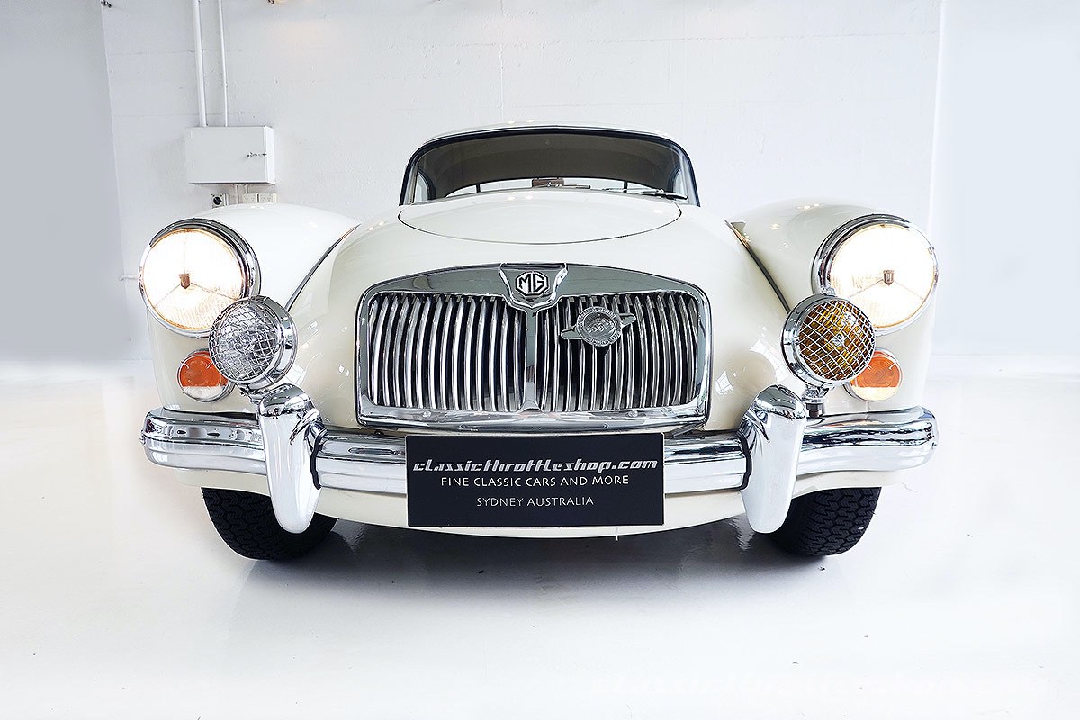 1959-MG-A-Twin-Cam-Old-English-White-9