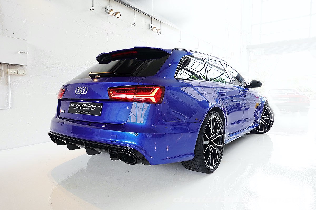 2016-Audi-RS6-Avant-Sepang-Blue-11