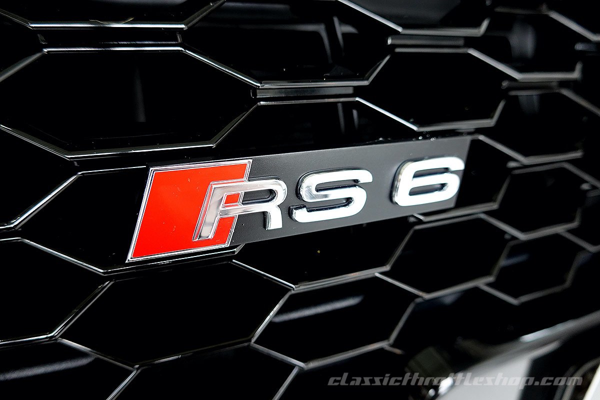 2016-Audi-RS6-Avant-Sepang-Blue-25