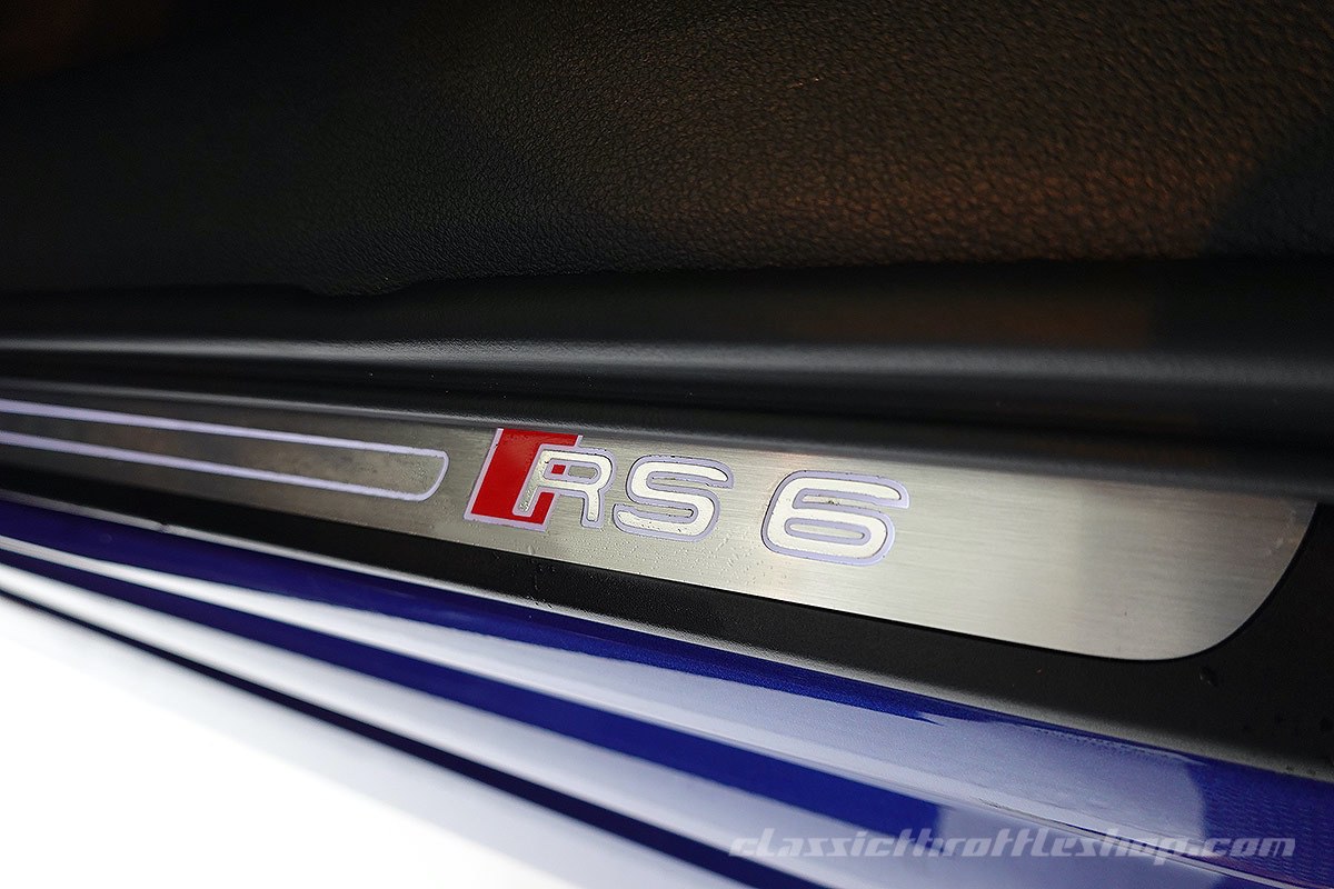 2016-Audi-RS6-Avant-Sepang-Blue-50