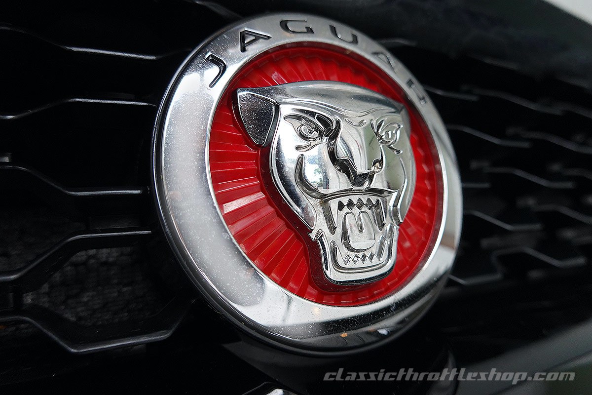 2016-Jaguar-F-Type-Dark-Sapphire-Metallic-24