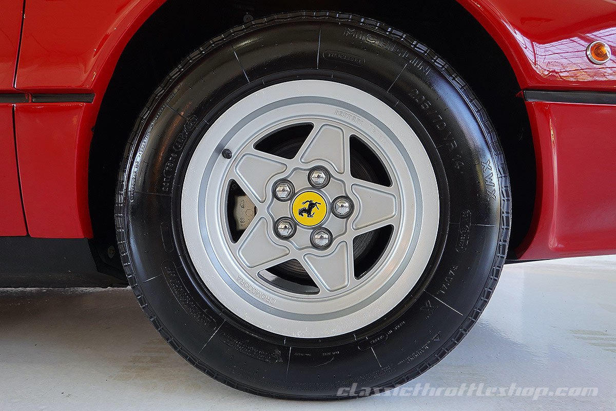 1977-Ferrari-308-GTB-Rosso-Chiaro-32
