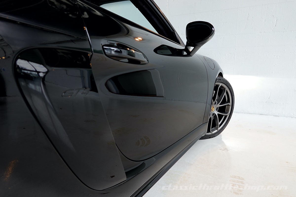 2020-Porsche-718-Cayman-GT4-Basalt-Black-20