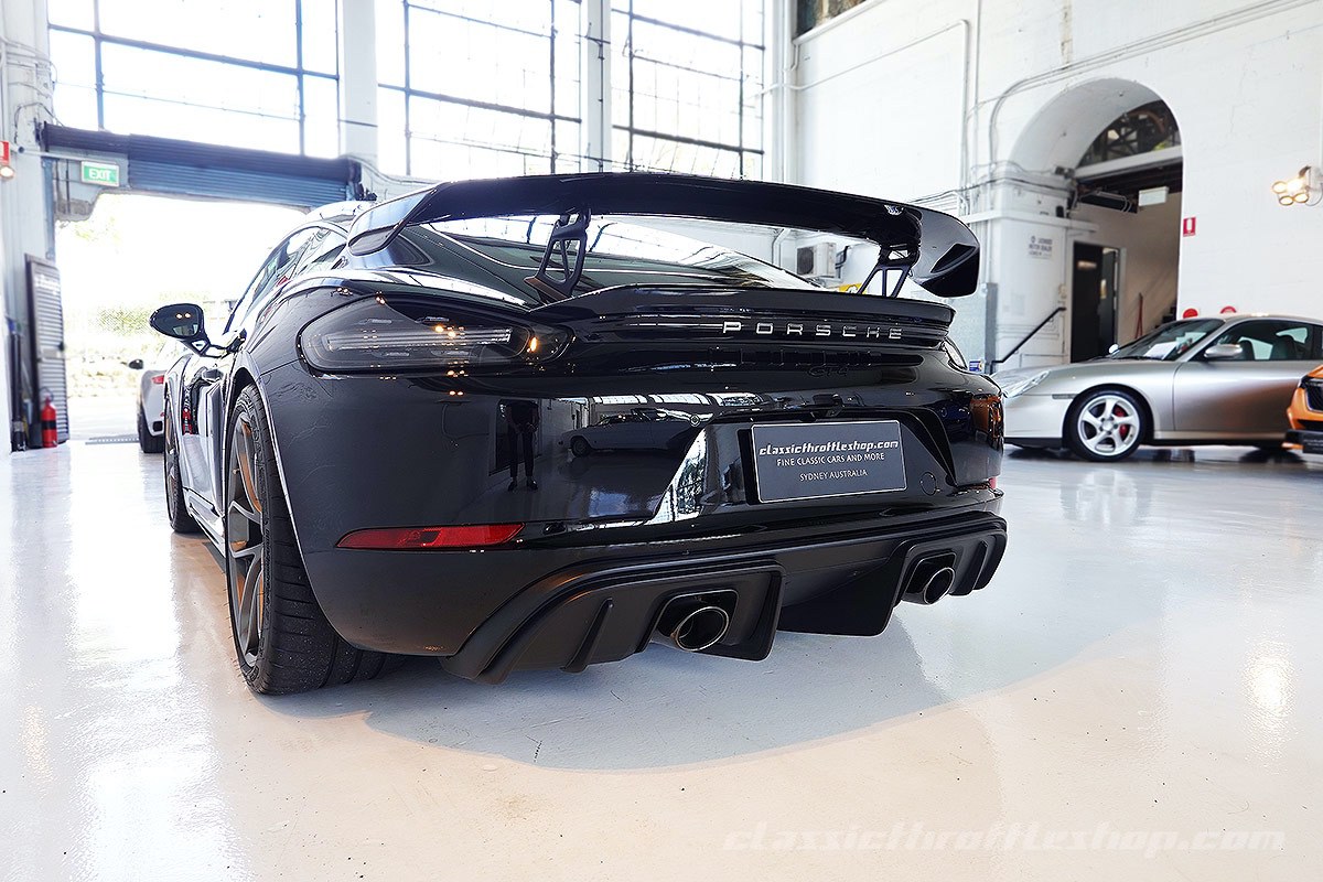 2020-Porsche-718-Cayman-GT4-Basalt-Black-4
