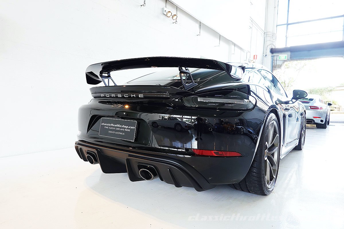 2020-Porsche-718-Cayman-GT4-Basalt-Black-6
